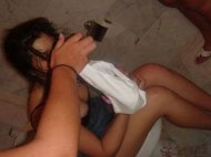 醉酒后的尴尬画面